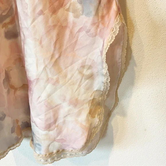 Vintage Miss Elaine Watercolor Short Sleeve Slit Lace V-Neck Nightgown - Picture 4 of 9